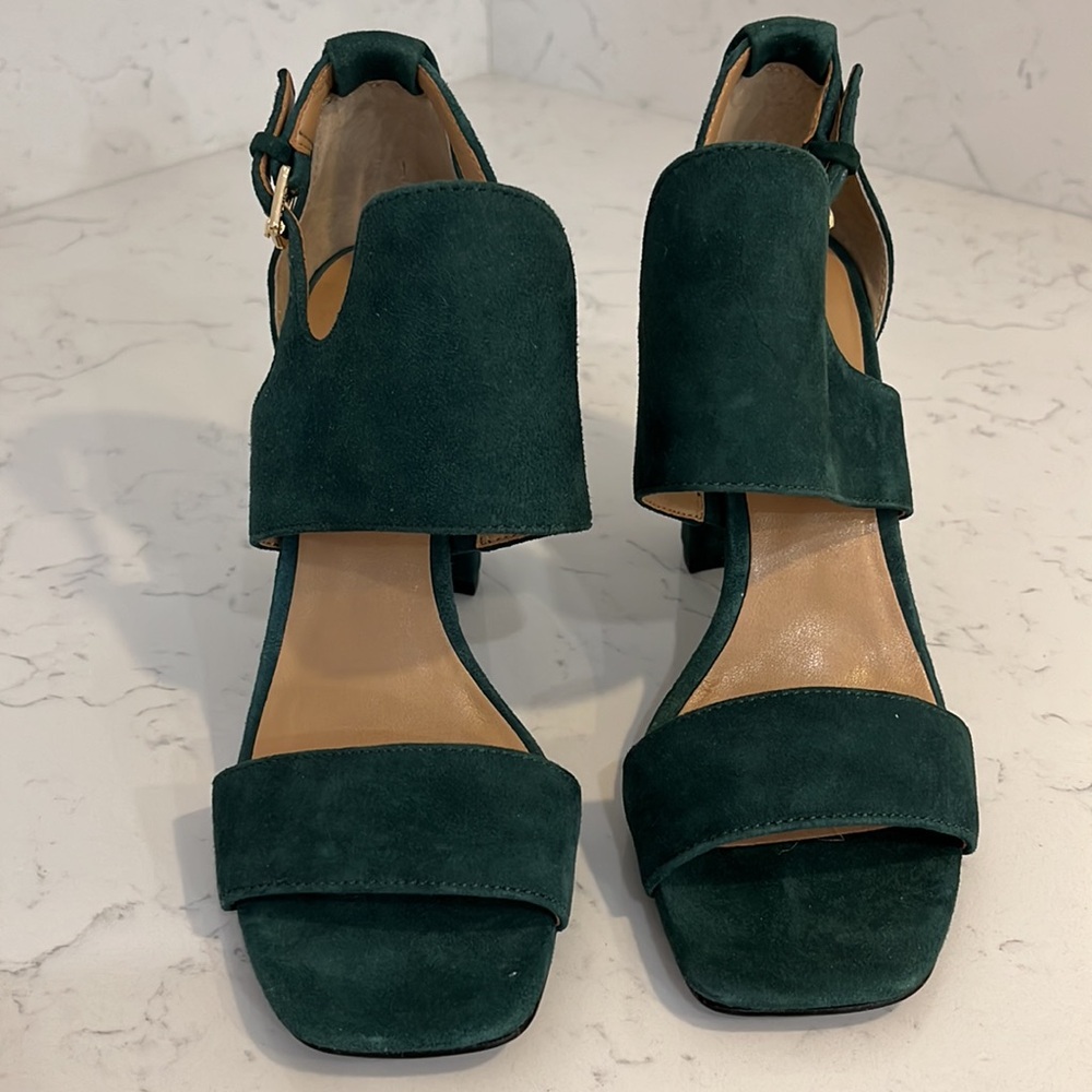 BANANA REPUBLIC NEW BLYSS HEELS SZ 6.5